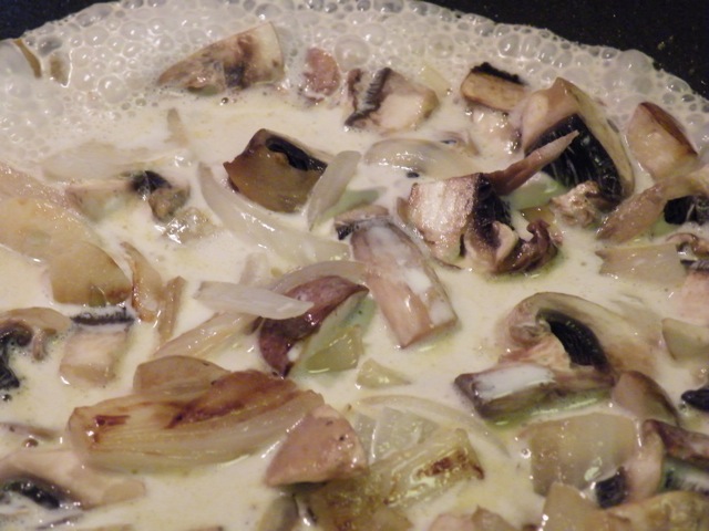 Mush-shrimp_cream_sauce_step_2